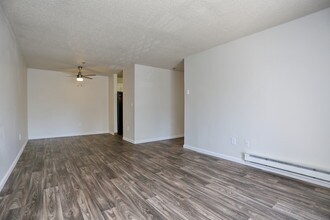 Evergreen on 47th in Everett, WA - Foto de edificio - Interior Photo