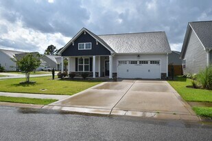 3005 Primrose Ln in Castle Hayne, NC - Building Photo