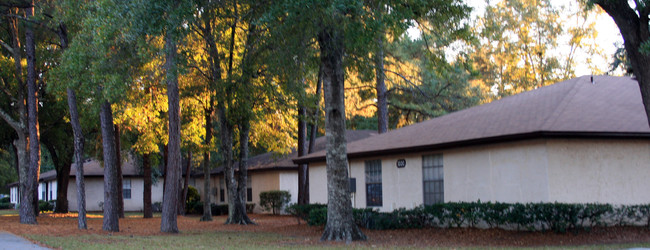 Treetop Apartments in Jacksonville, FL - Foto de edificio - Building Photo