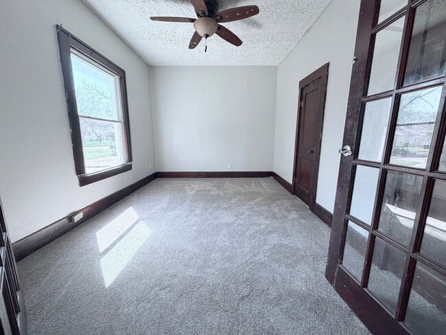 2225 Santa Fe S in Wichita, KS - Building Photo - Building Photo