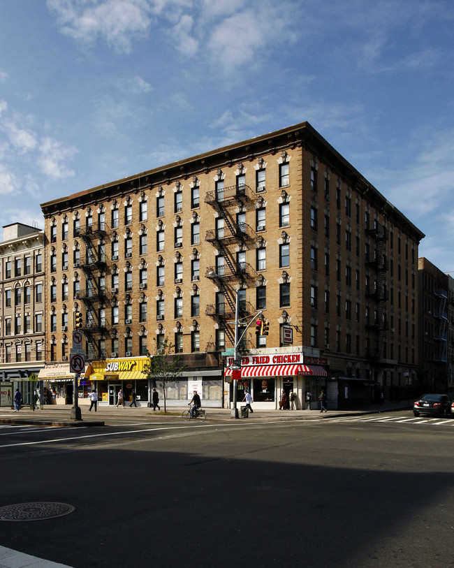 561 Lenox Ave in New York, NY - Building Photo - Building Photo