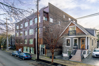 Thurman Street Lofts in Portland, OR - Building Photo - Building Photo