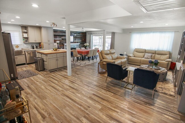 6946 Pampas Way