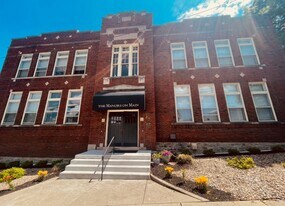 Manors On Main in Newport, KY - Building Photo