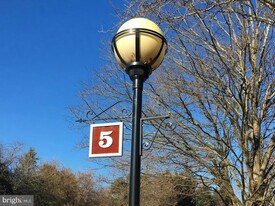 5 Stonehenge Cir, Unit #9 in Pikesville, MD - Building Photo