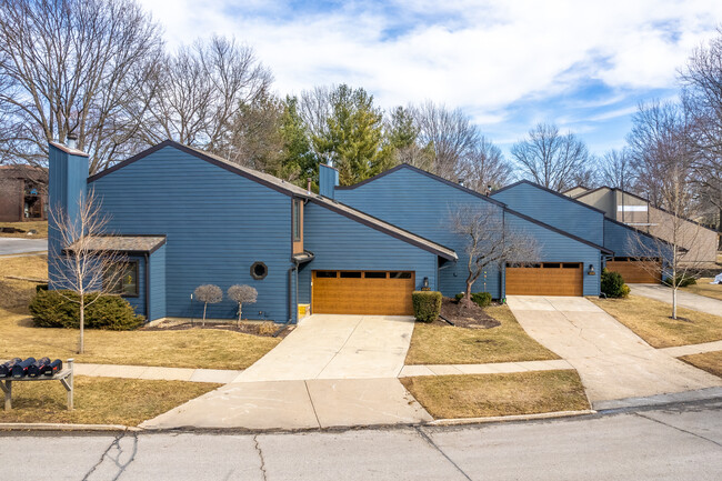 West Park Condominiums in West Des Moines, IA - Building Photo - Building Photo