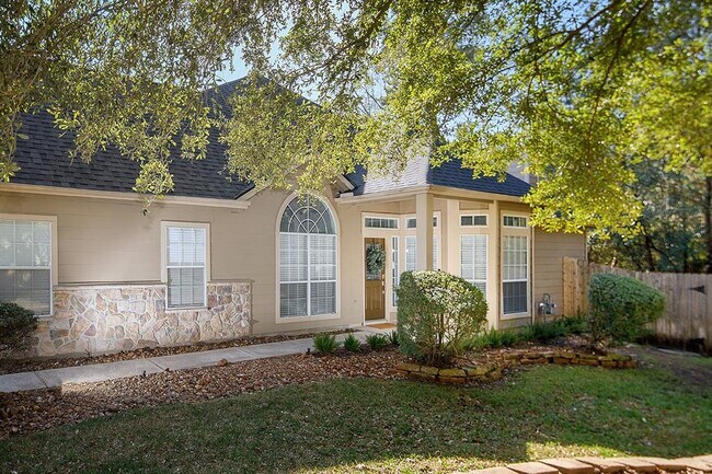 182 N Valley Oaks Cir in Spring, TX - Building Photo - Building Photo