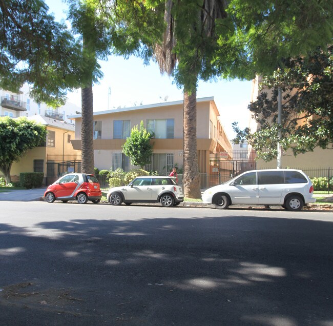 1733 Garfield Pl in Los Angeles, CA - Foto de edificio - Building Photo