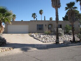 302 N Banff Ave in Tucson, AZ - Building Photo