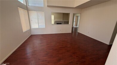 4482 New Dupell Way in Las Vegas, NV - Building Photo - Building Photo
