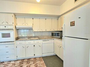2380 World Pkwy Blvd in Clearwater, FL - Building Photo - Building Photo