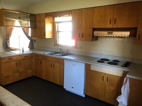 4130 E Grand Ave in Decatur, IL - Building Photo - Building Photo