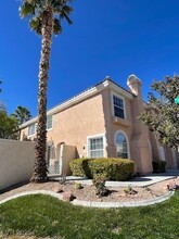 8401 Sewards Bluff Ave in Las Vegas, NV - Foto de edificio - Building Photo