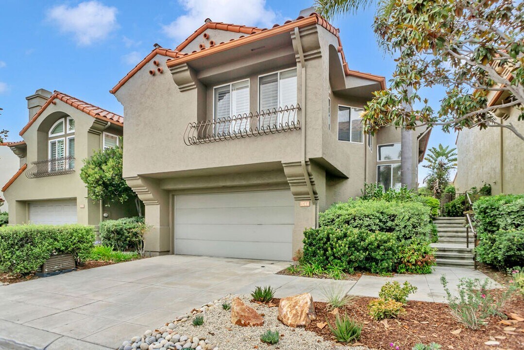 5744 Caminito Empresa in San Diego, CA - Building Photo