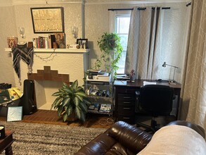 3400 S University Dr, Unit B in Fort Worth, TX - Building Photo - Building Photo