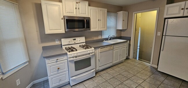 1421 E 14 Mile Rd in Birmingham, MI - Building Photo - Building Photo