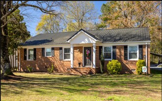 503 N Lincoln St in Benson, NC - Building Photo