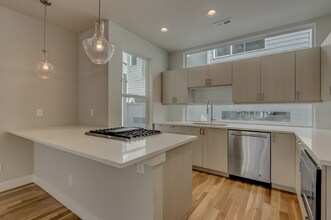 1908 Hooker St in Denver, CO - Foto de edificio - Building Photo