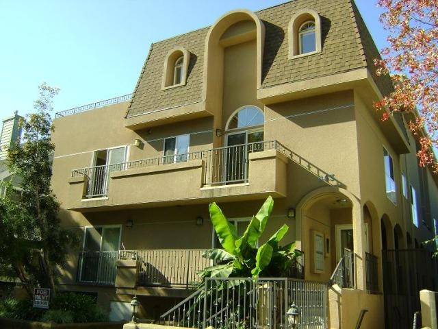 property at 843 Hayworth Ave