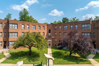 West Court Apartments in Wilmington, DE - Foto de edificio - Building Photo