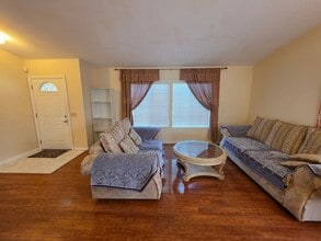 19612 Windrose Dr in Rowland Heights, CA - Foto de edificio - Building Photo