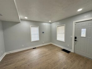 215 E North St in Kalamazoo, MI - Building Photo - Building Photo