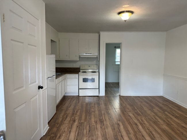 1923 Norwood St SW-Unit -312 in Lenoir, NC - Building Photo - Building Photo