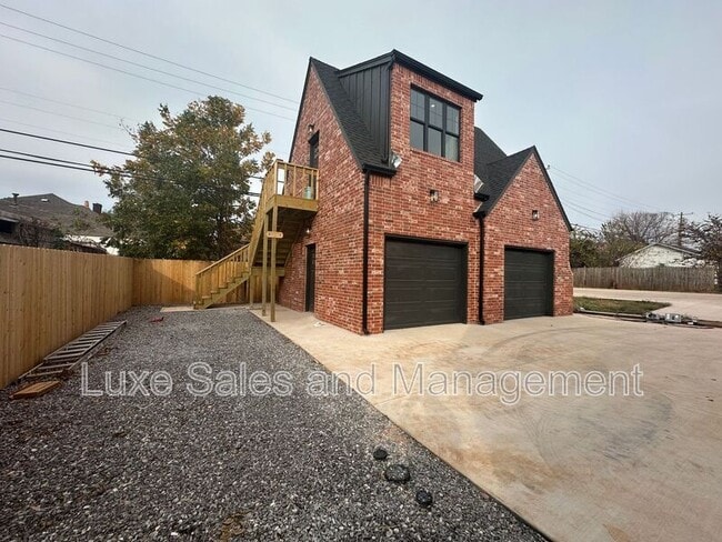 911 NE 16th St in Oklahoma City, OK - Building Photo - Building Photo