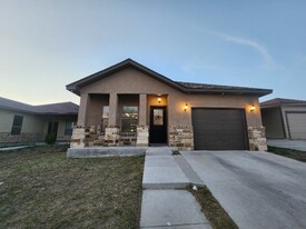 1019 Tesoro Hills in Del Rio, TX - Building Photo