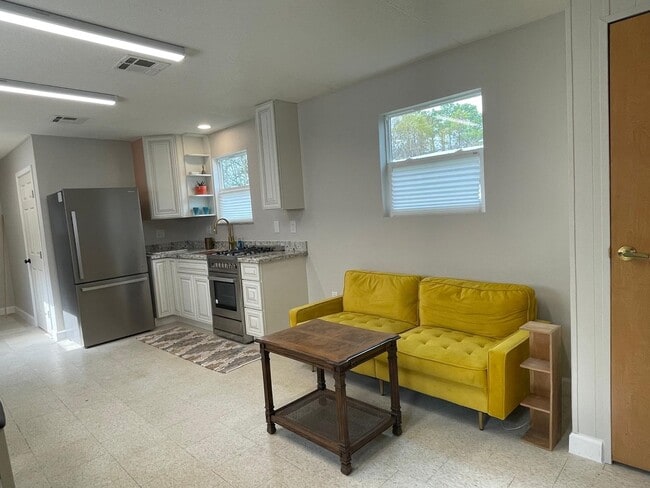 408 N Rd in Baytown, TX - Building Photo - Building Photo