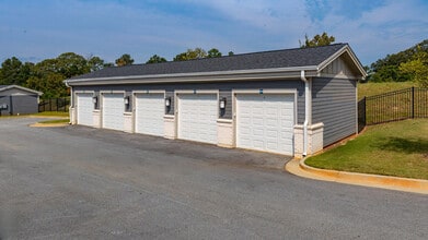 Cove at Covington in Covington, GA - Foto de edificio - Building Photo