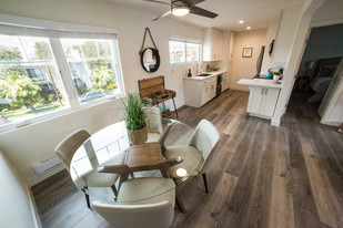 201 S Broadway in Redondo Beach, CA - Building Photo