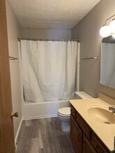 1833 Cloveridge Dr in Orrville, OH - Foto de edificio - Building Photo