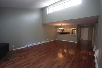 6479 137th Avenue Northeast, Unit 380 in Redmond, WA - Foto de edificio - Building Photo