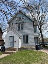 126 10th St N, Unit 126 10th St N. in La crosse, WI - Building Photo