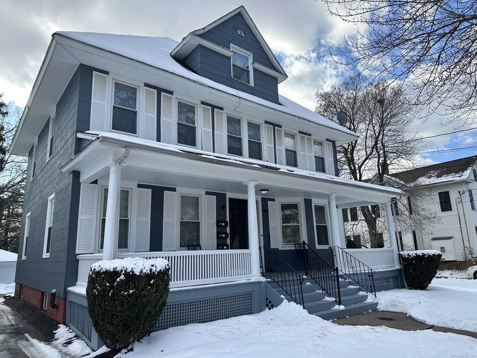 35 Curtis Ave in Wallingford, CT - Building Photo