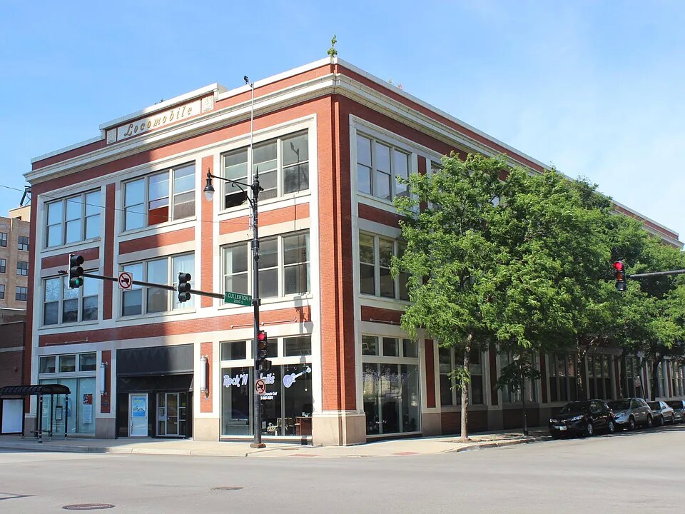 2000 S Michigan Ave in Chicago, IL - Building Photo