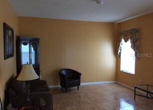 516 Brentford Ct in Kissimmee, FL - Foto de edificio - Building Photo