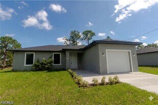 5016 N Dogwood Cir in La Belle, FL - Building Photo