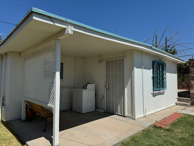 4505 Pershing Dr, Unit #2 in El Paso, TX - Building Photo - Building Photo
