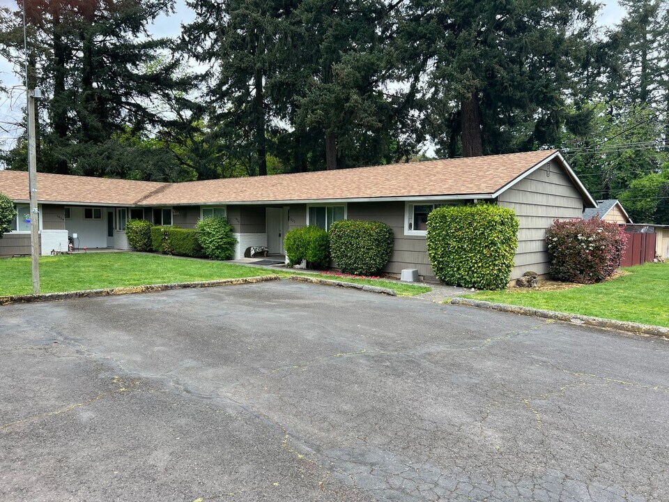 1025 SE 196th Ave in Portland, OR - Building Photo