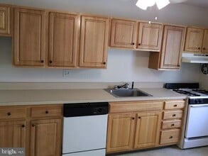 1071 Colwell Ln in Conshohocken, PA - Building Photo - Building Photo