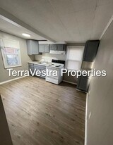 220 E Broadway in Salem, NJ - Building Photo