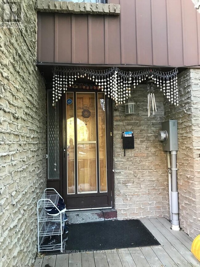 2058 Martin Grove Rd in Toronto, ON - Building Photo - Building Photo