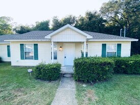 1000 Sable Dr in Pensacola, FL - Building Photo