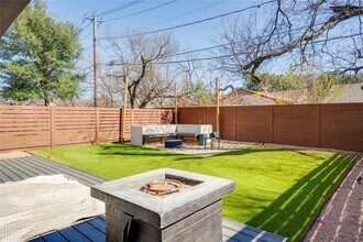 1417 Kramer Ln in Austin, TX - Building Photo - Building Photo
