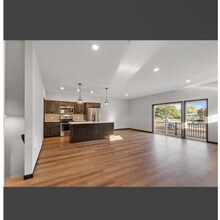 10277 3rd St NE in Blaine, MN - Building Photo - Building Photo