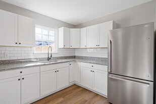 405 Harbour North Dr in Chesapeake, VA - Building Photo