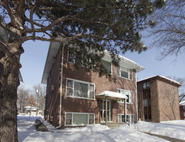 944 E St in Lincoln, NE - Foto de edificio - Building Photo