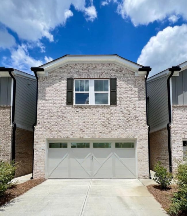 property at 1592 Villageside Ct